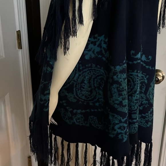 𝅺catherine’s Fringed Navy Teal Shawl Shrug Cape OS - Picture 7 of 9